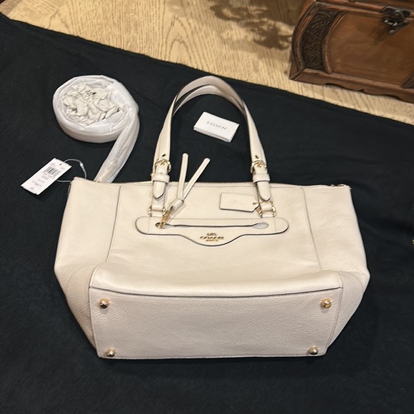 Coach Kleo Carryall
Handbag Laptop Gold/Chalk Leather - Picture 8 of 14